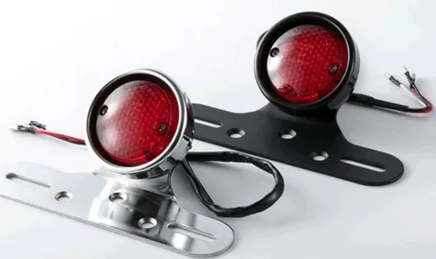 Lanterna traseira (tail light) linha Cruising Prince - preto/prata